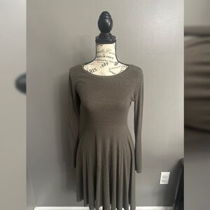 Lulu’s Women’s Small Olive Green Long Sleeve Dress